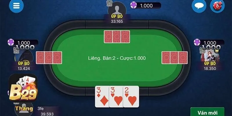 Giao diện bàn chơi tại cổng game, đơn giản, dễ theo dõi từng lượt tố